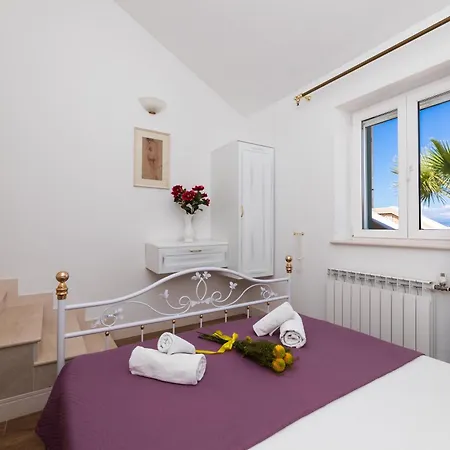 Villa Agape - Three Bedroom On 15k M2 Olive Grove - Incredible 360 View - Free Parking - Private Pool And Jacuzzi Mirca (Brac)