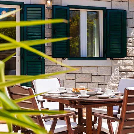 Villa Agape - Three Bedroom On 15k M2 Olive Grove - Incredible 360 View - Free Parking - Private Pool And Jacuzzi Mirca (Brac)