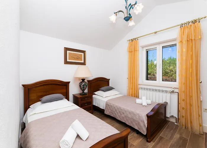 Agape - Three Bedroom On 15k M2 Olive Grove - Incredible 360 View - Free Parking - Private Pool And Jacuzzi Villa Mirce