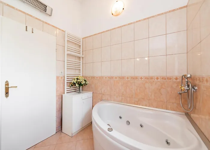 Villa Agape - Three Bedroom On 15k M2 Olive Grove - Incredible 360 View - Free Parking - Private Pool And Jacuzzi Mirce