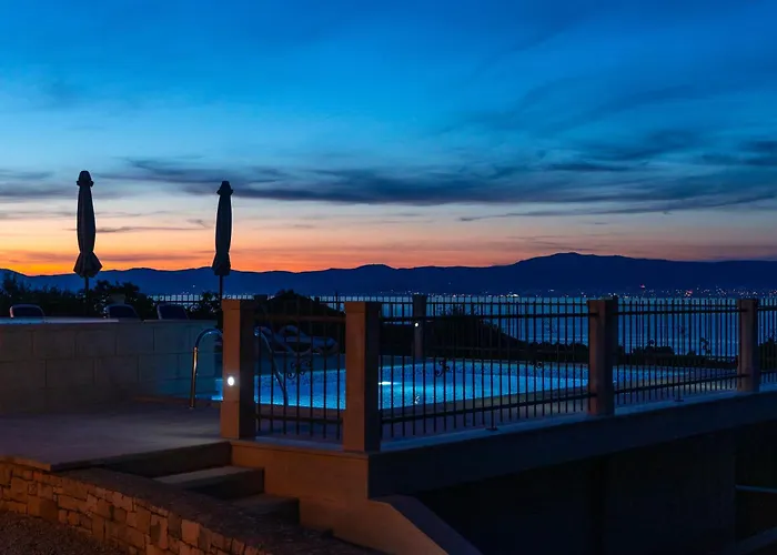 Villa Agape - Three Bedroom On 15k M2 Olive Grove - Incredible 360 View - Free Parking - Private Pool And Jacuzzi *