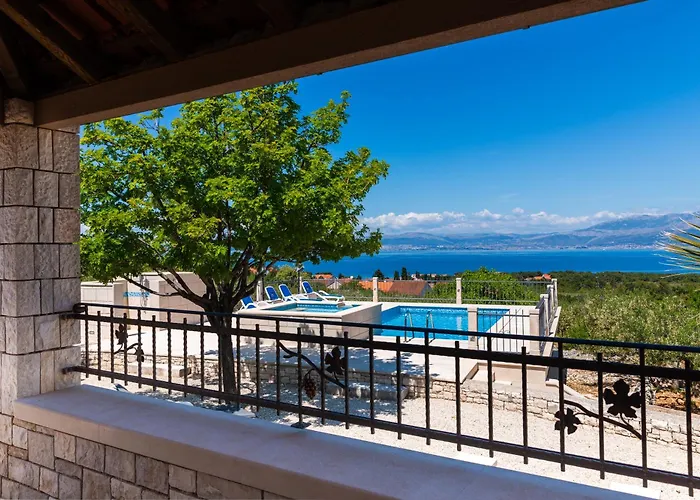 Agape - Three Bedroom On 15k M2 Olive Grove - Incredible 360 View - Free Parking - Private Pool And Jacuzzi Mirce