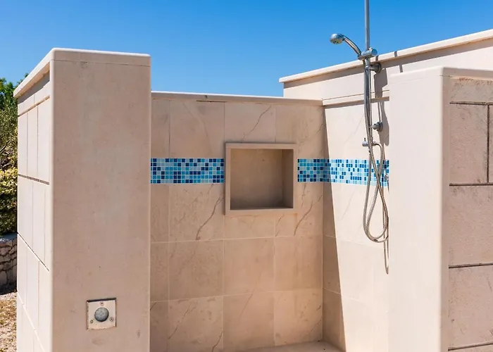 Agape - Three Bedroom On 15k M2 Olive Grove - Incredible 360 View - Free Parking - Private Pool And Jacuzzi