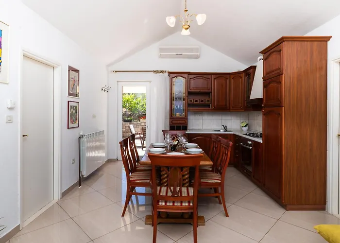 Agape - Three Bedroom On 15k M2 Olive Grove - Incredible 360 View - Free Parking - Private Pool And Jacuzzi Mirce