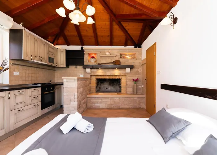 Agape - Three Bedroom On 15k M2 Olive Grove - Incredible 360 View - Free Parking - Private Pool And Jacuzzi Villa