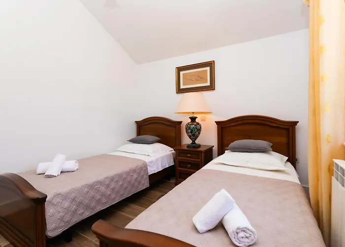 Villa Agape - Three Bedroom On 15k M2 Olive Grove - Incredible 360 View - Free Parking - Private Pool And Jacuzzi Mirce