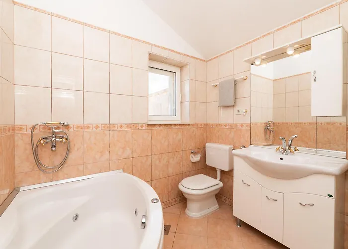 Villa Agape - Three Bedroom On 15k M2 Olive Grove - Incredible 360 View - Free Parking - Private Pool And Jacuzzi