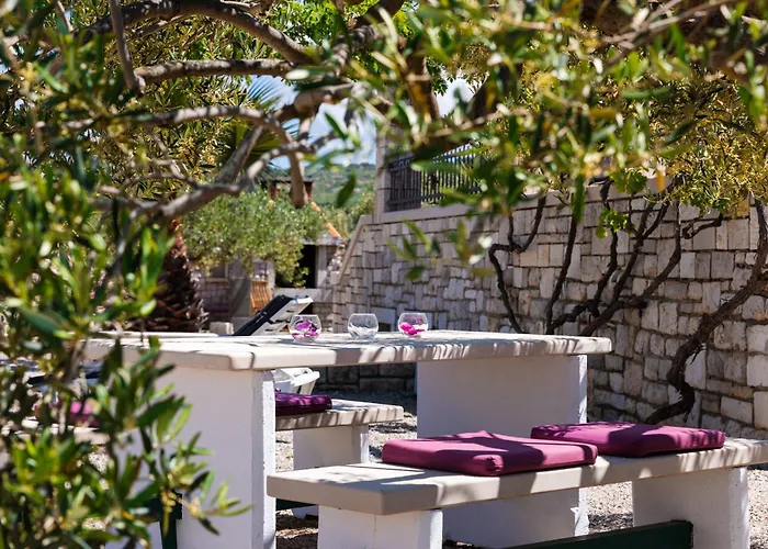 Villa Agape - Three Bedroom On 15k M2 Olive Grove - Incredible 360 View - Free Parking - Private Pool And Jacuzzi