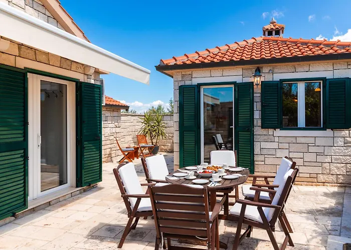 Villa Agape - Three Bedroom On 15k M2 Olive Grove - Incredible 360 View - Free Parking - Private Pool And Jacuzzi Mirce