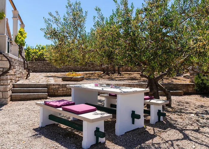 Villa Agape - Three Bedroom On 15k M2 Olive Grove - Incredible 360 View - Free Parking - Private Pool And Jacuzzi Mirce