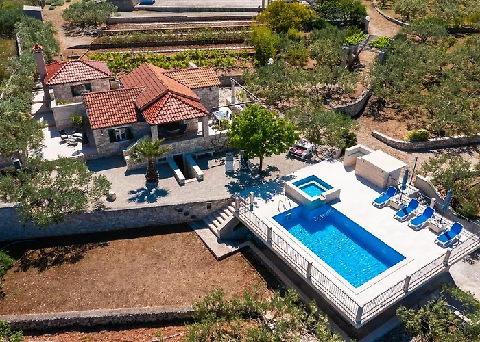 Agape - Three Bedroom On 15k M2 Olive Grove - Incredible 360 View - Free Parking - Private Pool And Jacuzzi Mirce