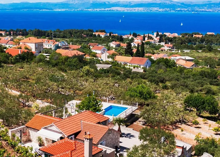 Villa Agape - Three Bedroom On 15k M2 Olive Grove - Incredible 360 View - Free Parking - Private Pool And Jacuzzi Mirce