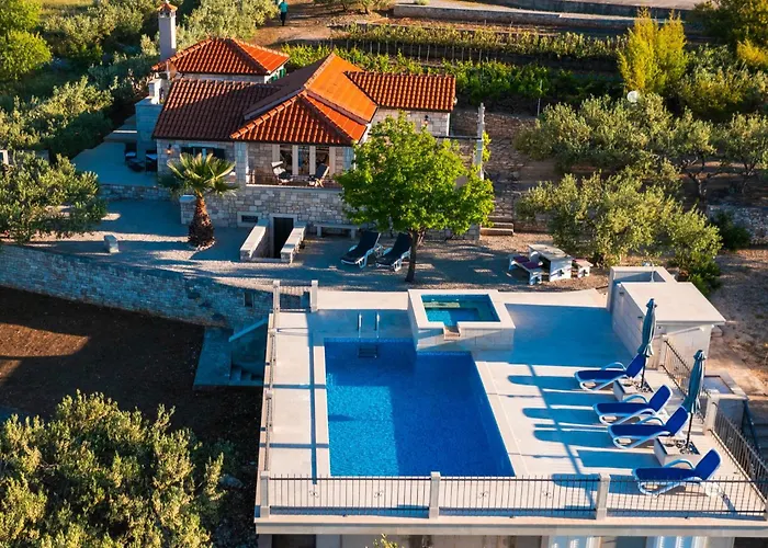 Agape - Three Bedroom On 15k M2 Olive Grove - Incredible 360 View - Free Parking - Private Pool And Jacuzzi * Mirce